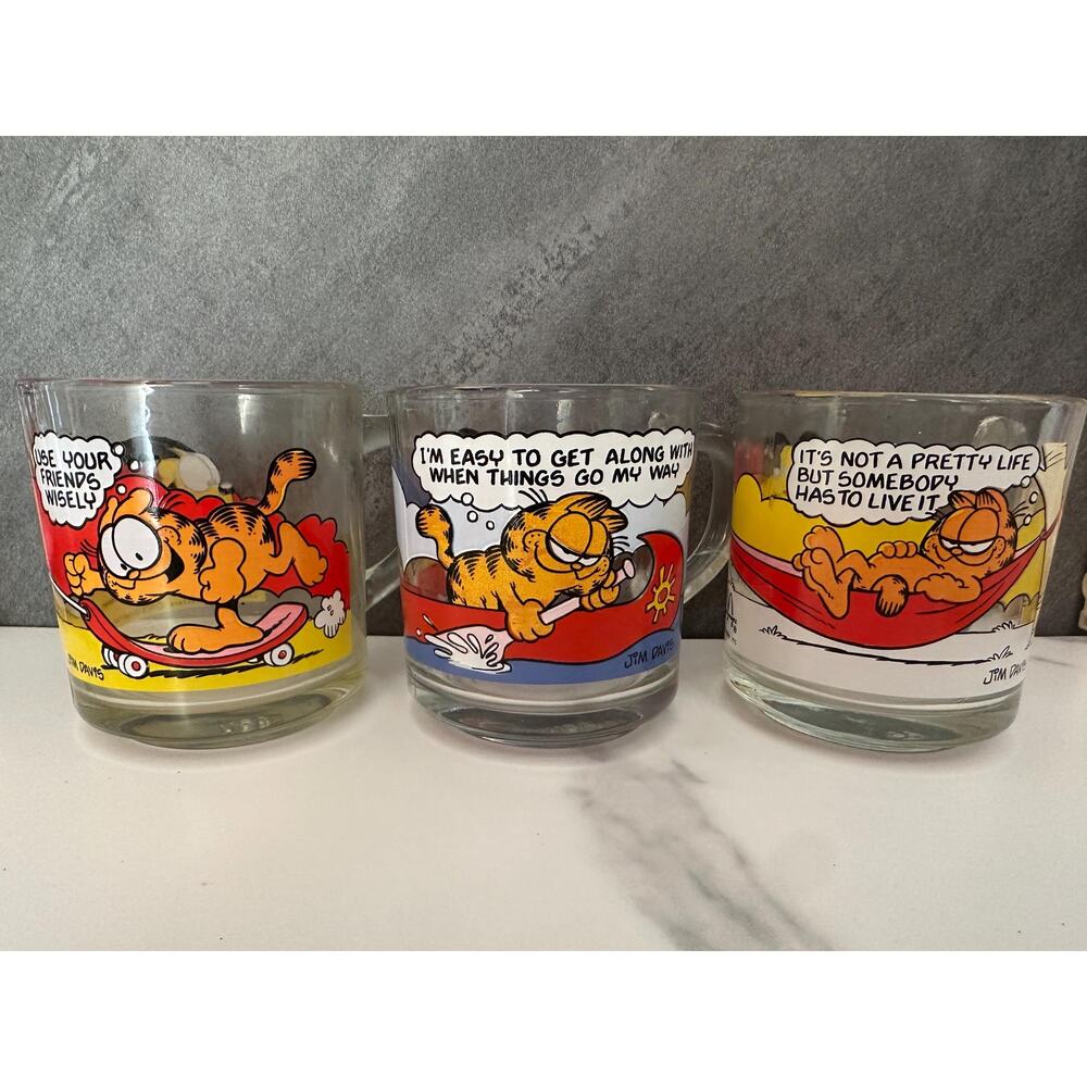 Vintage 1978 McDonald Garfield Glass Mugs